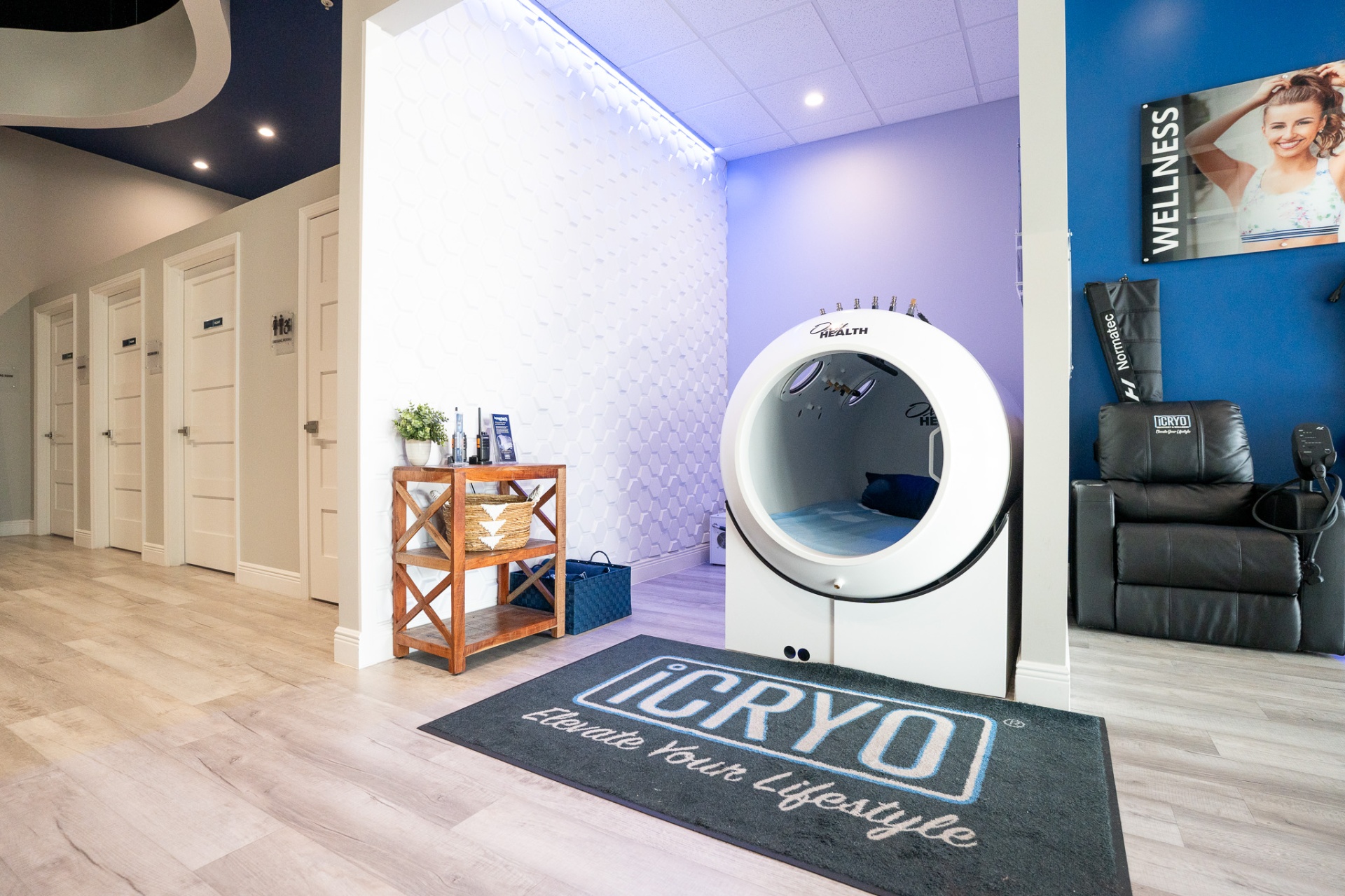Private hyperbaric therapy suite with an OxyHealth Fortius 420 chamber